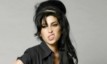 Mitch Winehouse condenado a pagar 950 mil libras tras perder demanda contra amigas de Amy Winehouse
