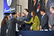 Tere Jiménez encabeza ceremonia de graduación de la Normal de Rincón de Romos