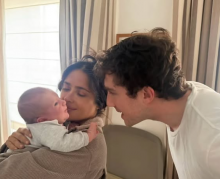 Salma Hayek ya es “abuela” y presume tierna foto con el nuevo bebé de la familia