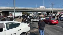 Tráiler se queda sin frenos y embiste a varios autos en la salida a SLP y Siglo XXI